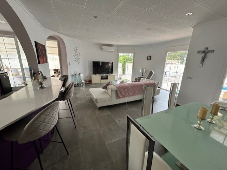 351: Villa for sale in  - San Luis