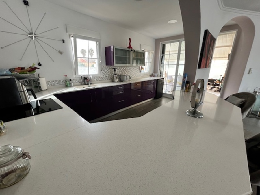 351: Villa for sale in  - San Luis