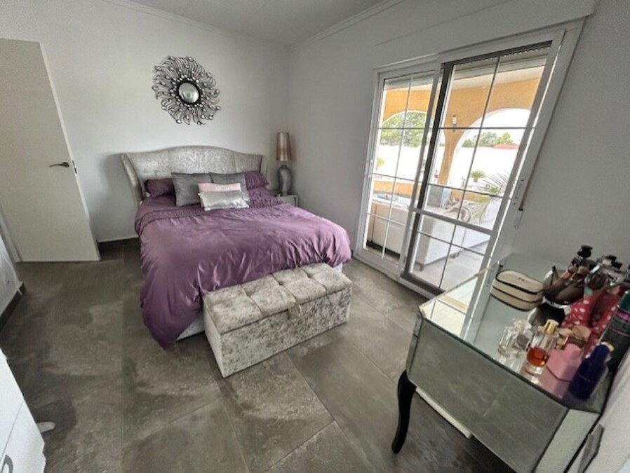 351: Villa for sale in  - San Luis