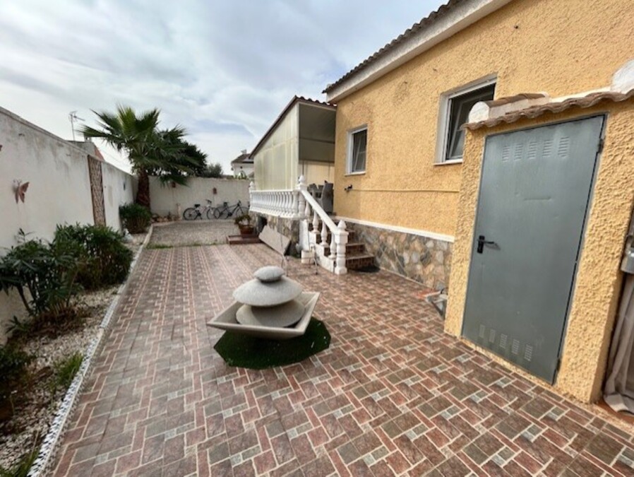 351: Villa for sale in  - San Luis