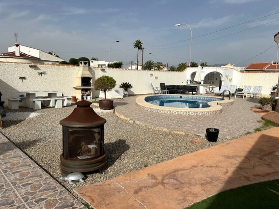 351: Villa for sale in  - San Luis