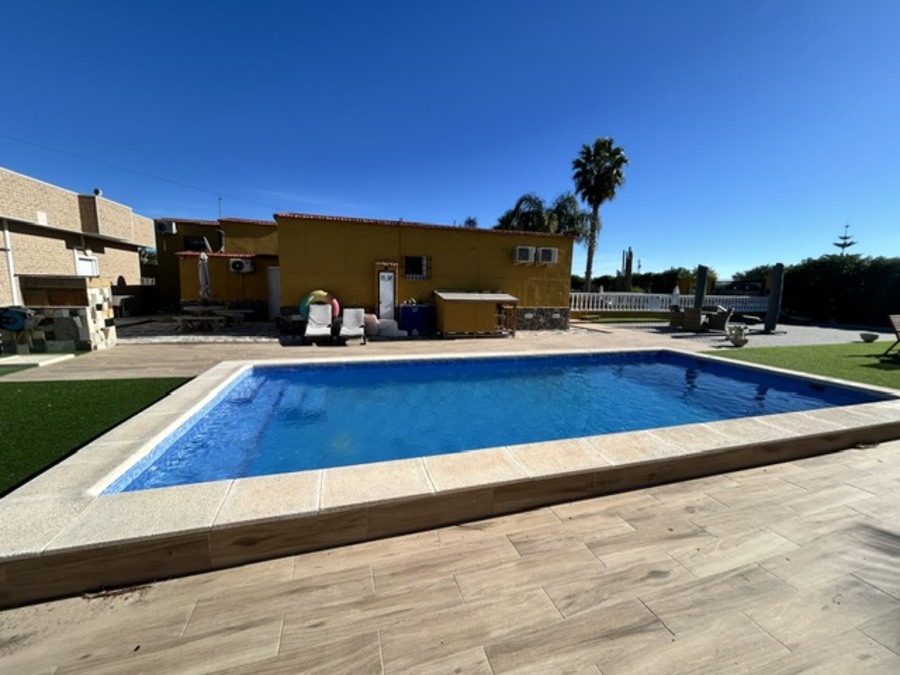 355: Finca for sale in  - La Marina
