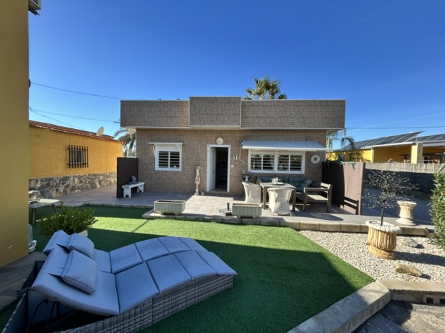 355: Finca for sale in  - La Marina